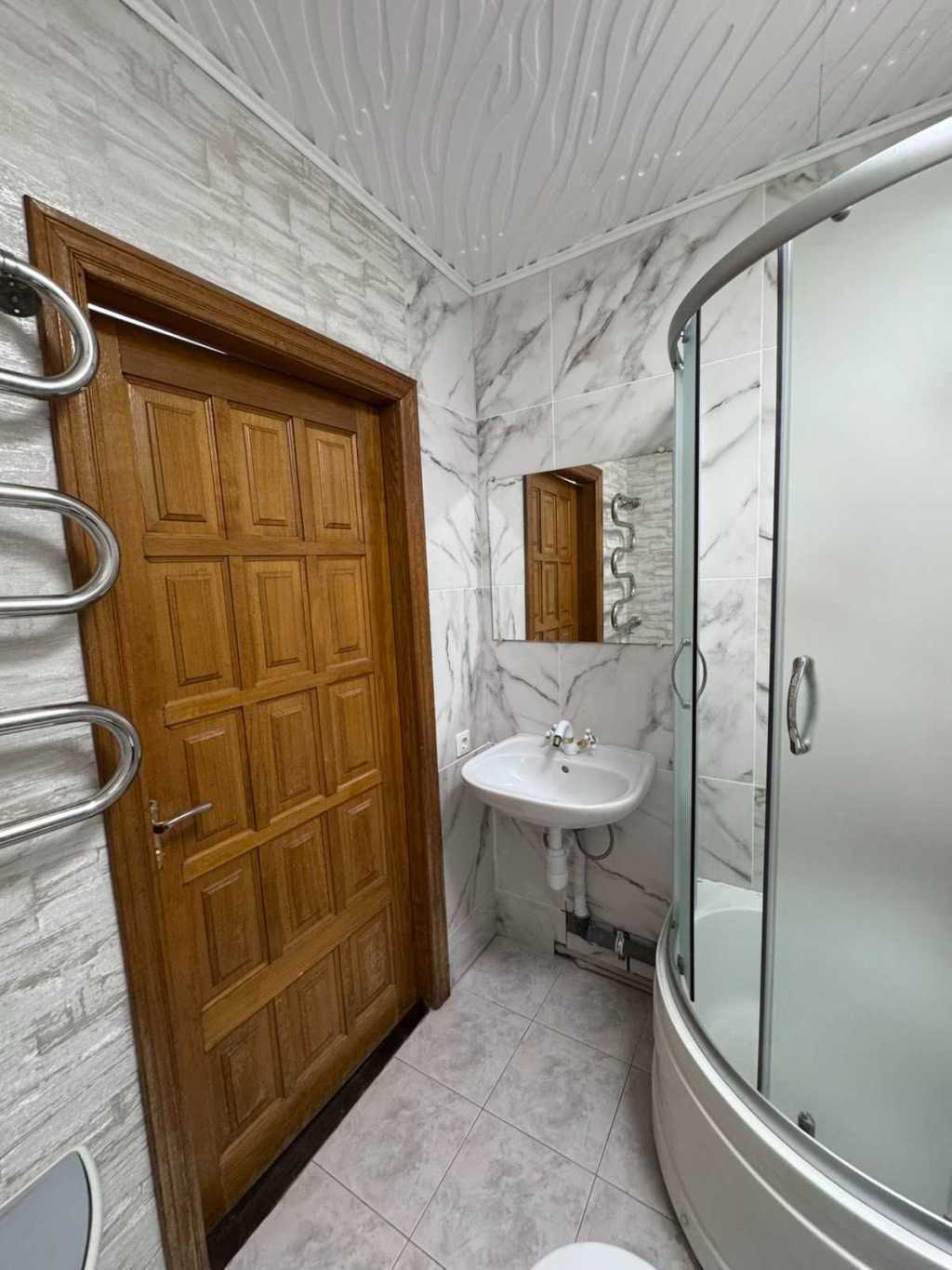 Продаж 1-кімнатної квартири 49 м², Срібнокільська вул., 20