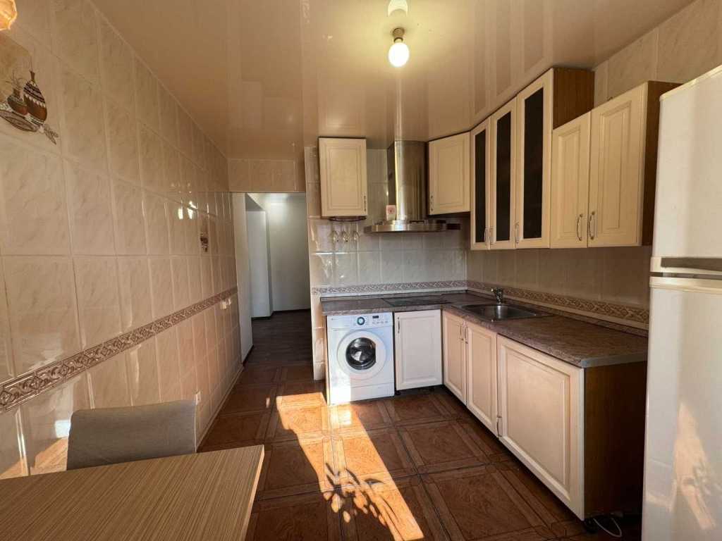 Продаж 1-кімнатної квартири 49 м², Срібнокільська вул., 20