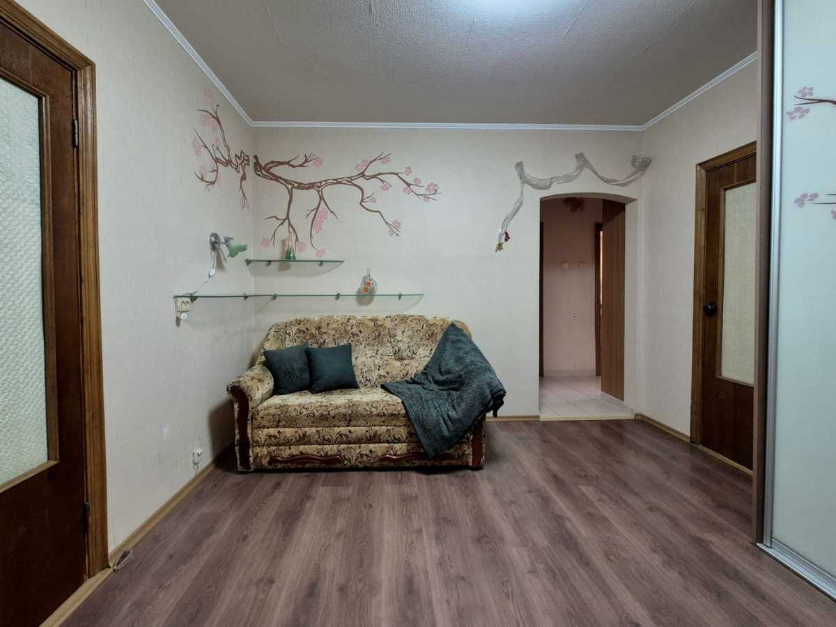 Продаж 3-кімнатної квартири 78 м², Ревуцького вул., 7