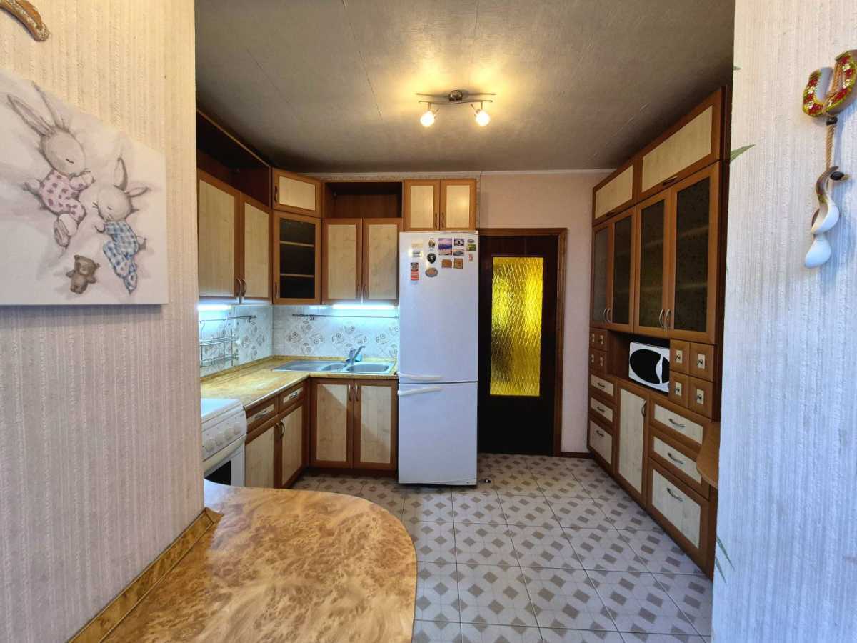 Продаж 3-кімнатної квартири 78 м², Ревуцького вул., 7