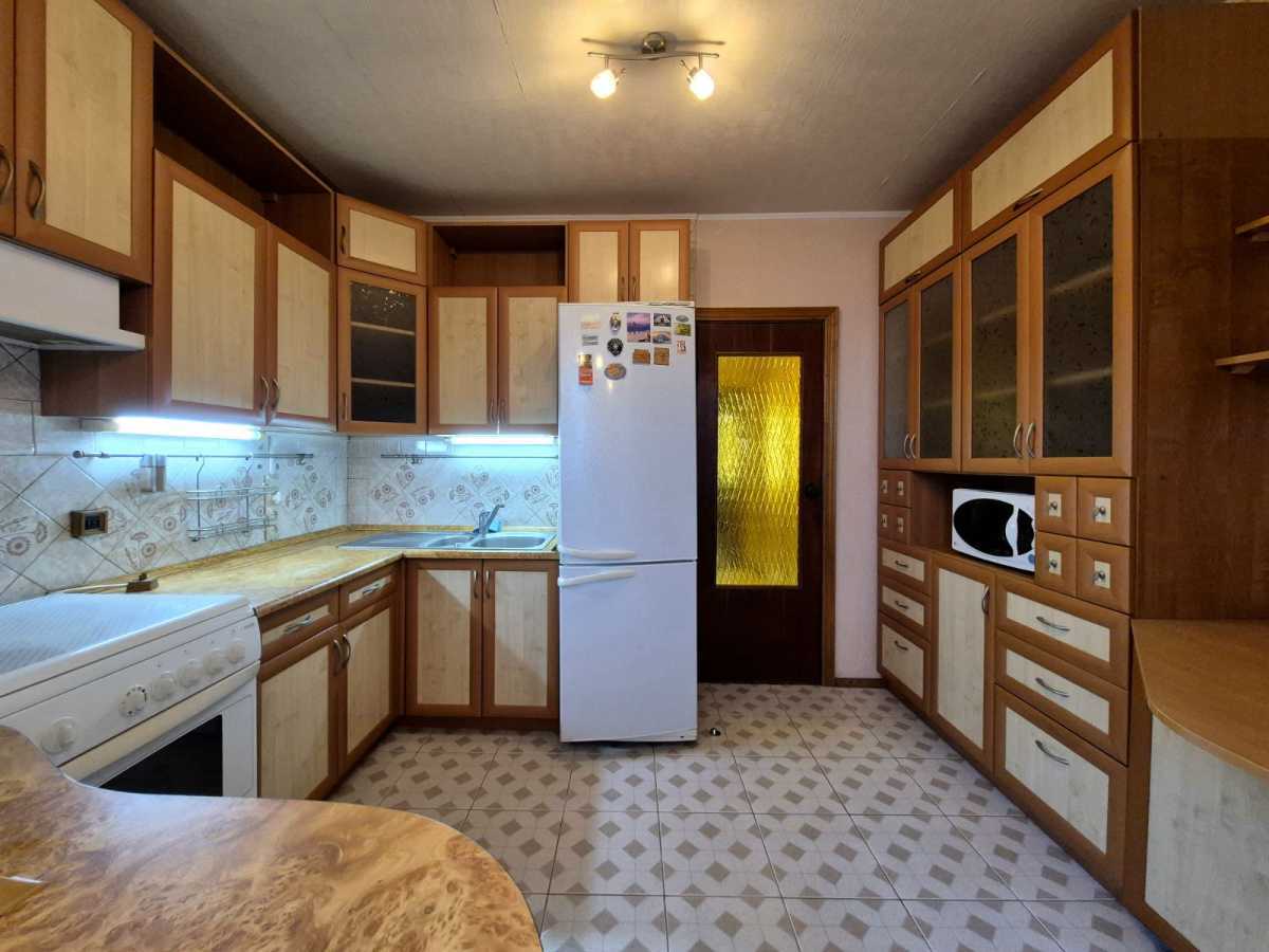 Продаж 3-кімнатної квартири 78 м², Ревуцького вул., 7