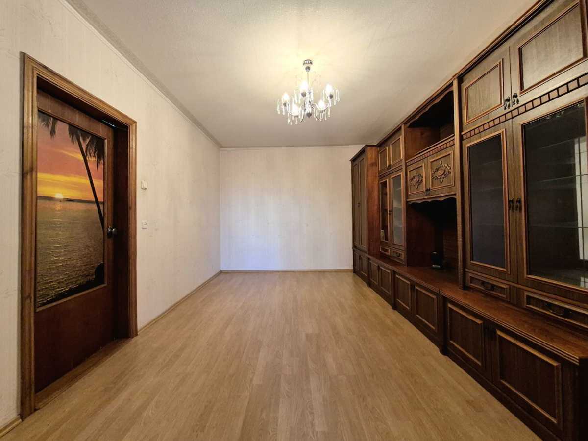 Продаж 3-кімнатної квартири 78 м², Ревуцького вул., 7