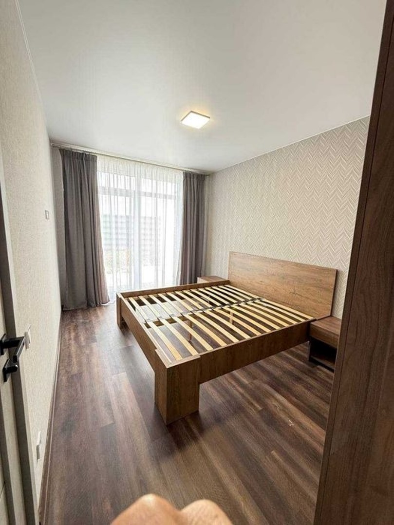 Продажа 2-комнатной квартиры 63 м²