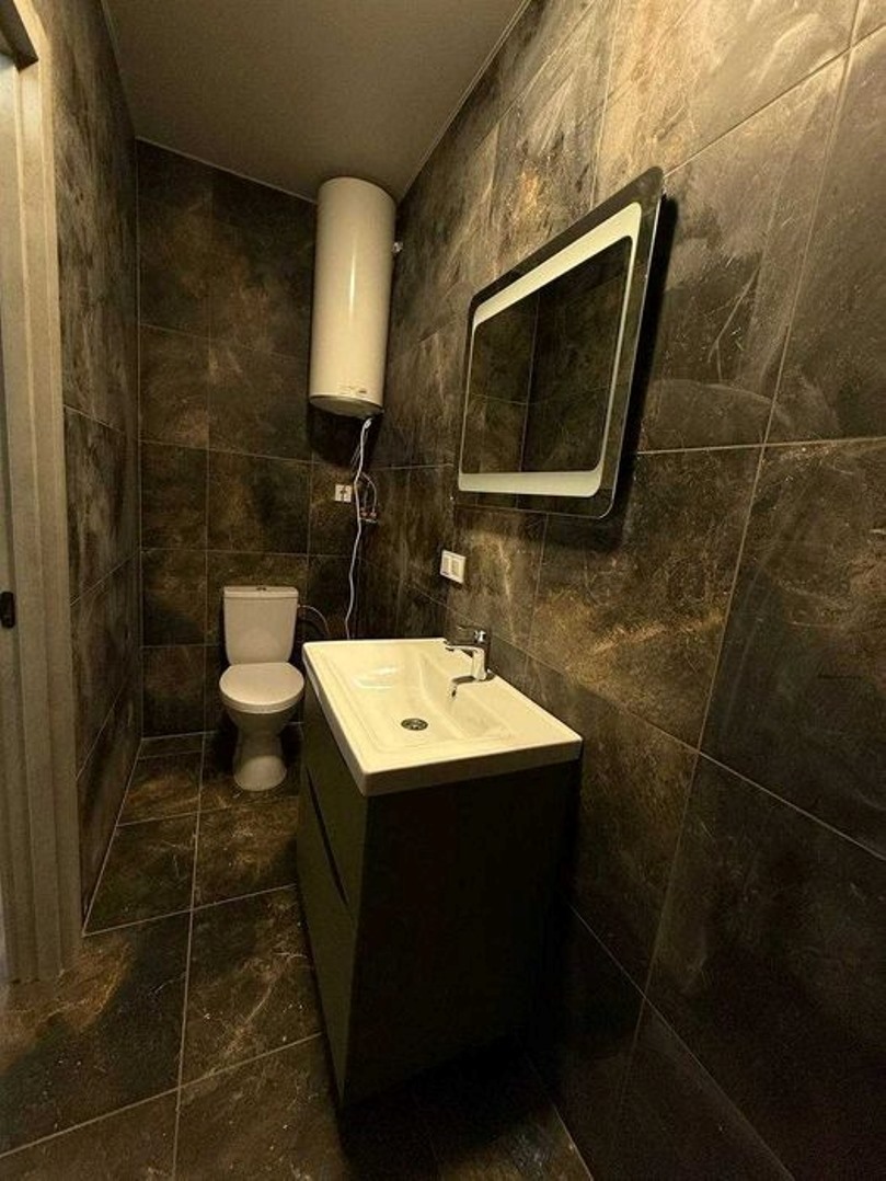 Продажа 2-комнатной квартиры 63 м²