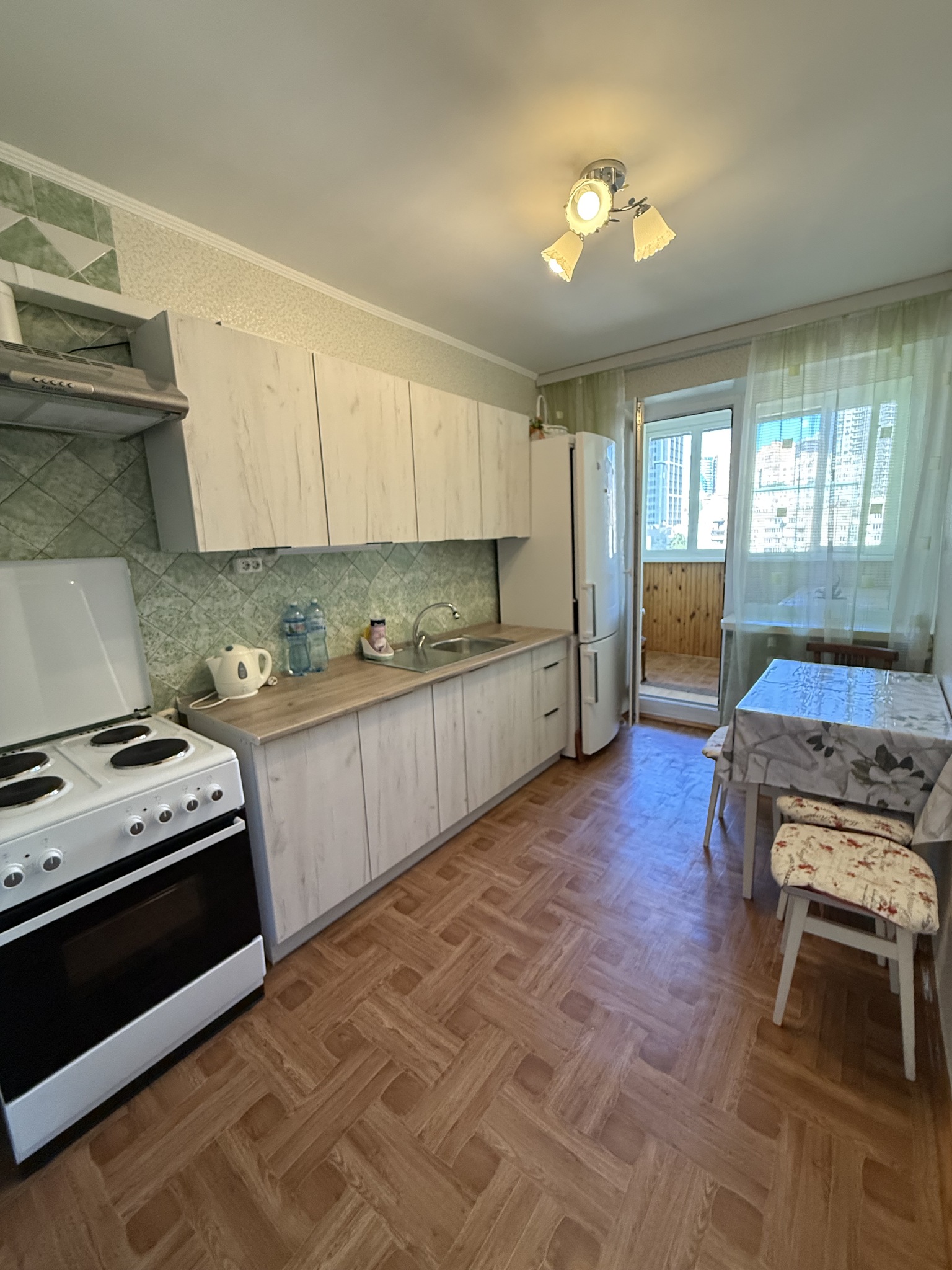 Аренда 3-комнатной квартиры 68 м², Владимира Антоновича ул., 103А