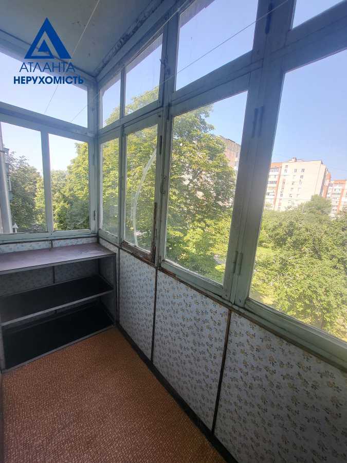 Продаж 3-кімнатної квартири 64 м², Гулак-Артемовського вул.