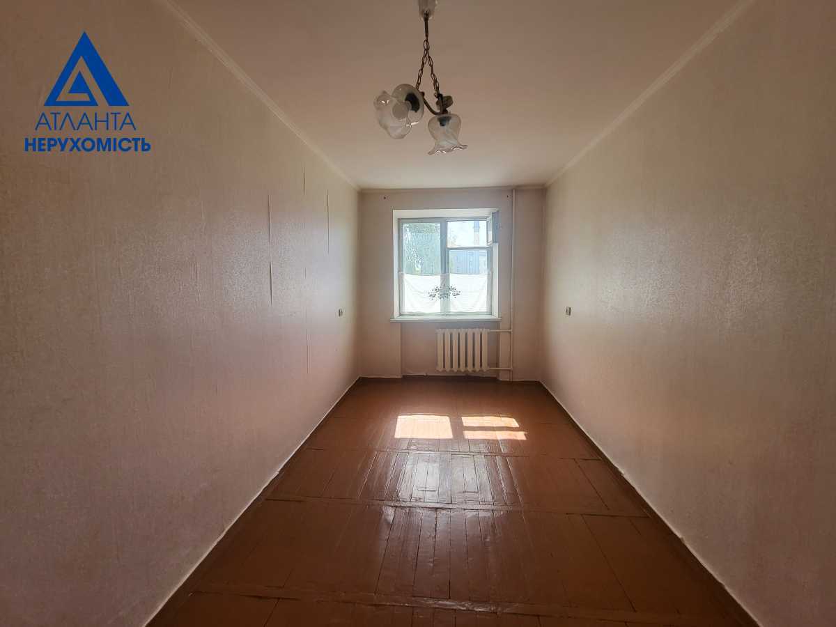 Продаж 3-кімнатної квартири 64 м², Гулак-Артемовського вул.