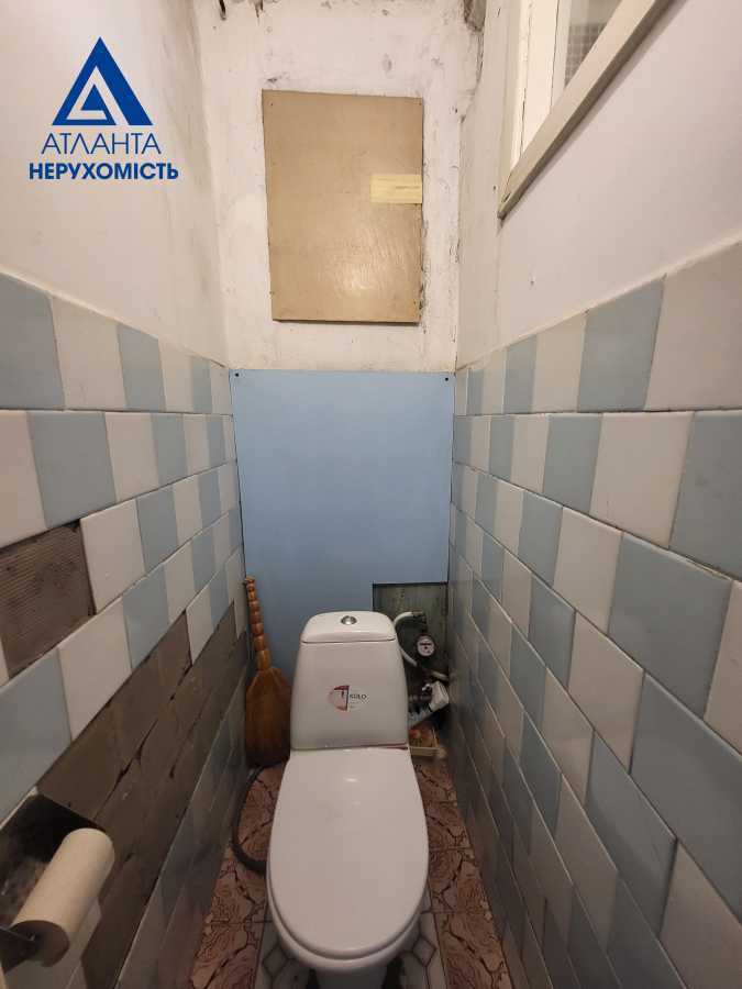 Продаж 3-кімнатної квартири 64 м², Гулак-Артемовського вул.