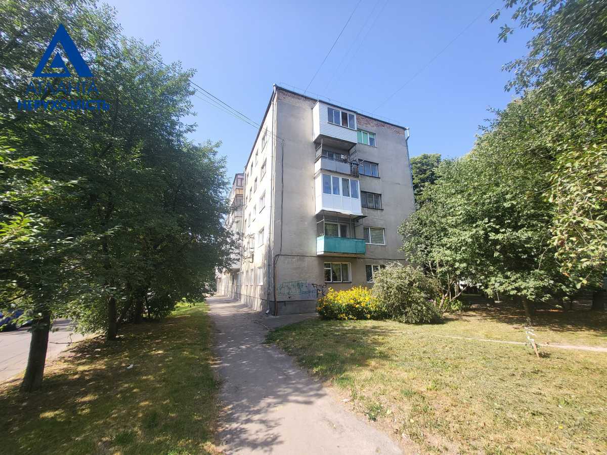 Продаж 3-кімнатної квартири 64 м², Гулак-Артемовського вул.