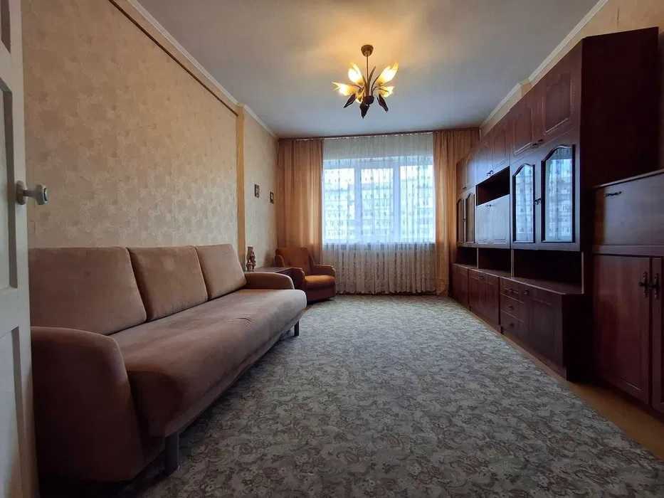 Продаж 3-кімнатної квартири 70.5 м², Героїв Дніпра вул., 62