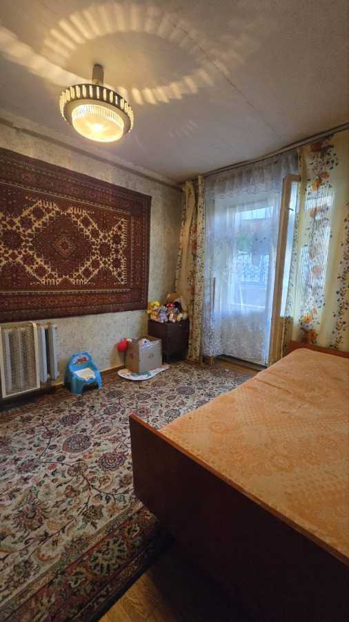 Продаж 3-кімнатної квартири 68 м², Ощадкаса