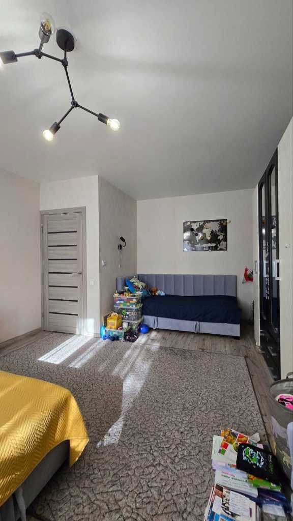 Продаж 1-кімнатної квартири 32.9 м², Масив