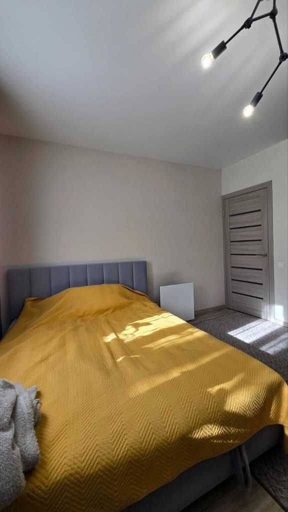 Продаж 1-кімнатної квартири 32.9 м², Масив