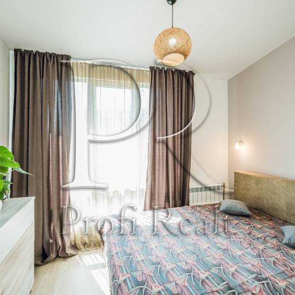 Продаж 3-кімнатної квартири 86 м², Салютна вул.