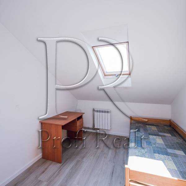 Продаж 3-кімнатної квартири 86 м², Салютна вул.