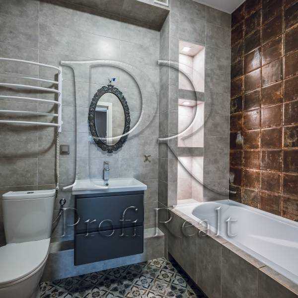 Продаж 3-кімнатної квартири 86 м², Салютна вул.