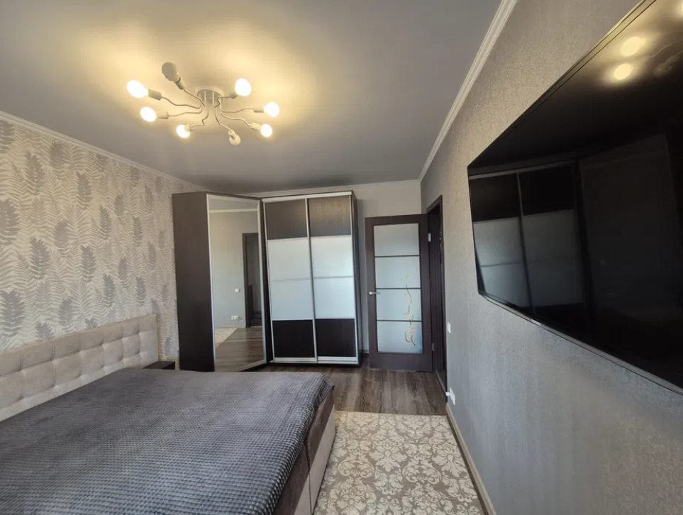 Продаж 1-кімнатної квартири 36 м², Небесної сотні просп.