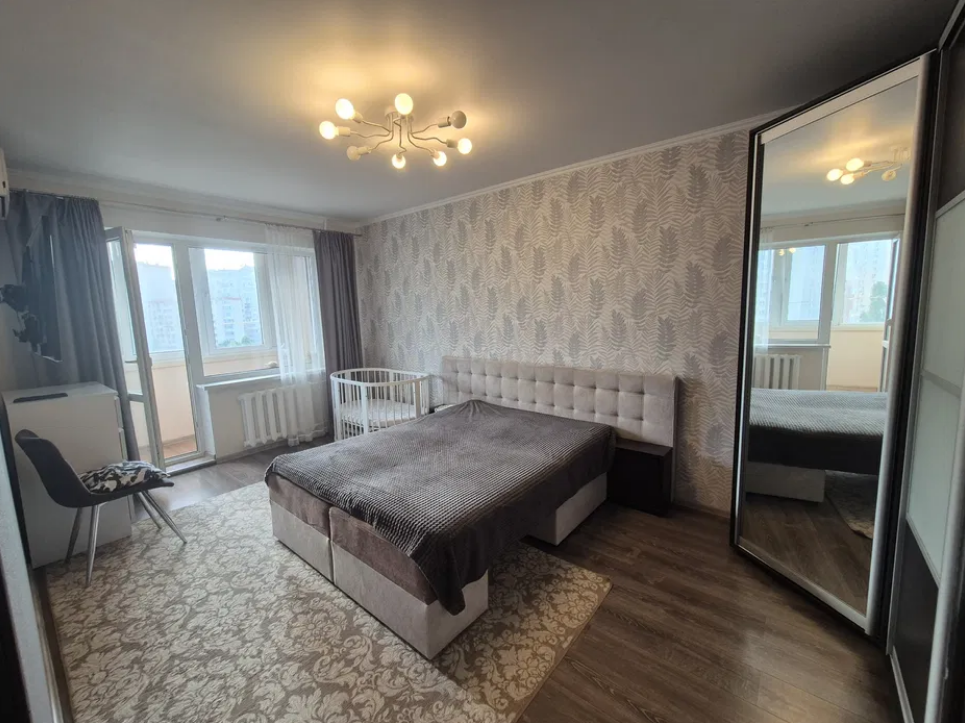 Продаж 1-кімнатної квартири 36 м², Небесної сотні просп.