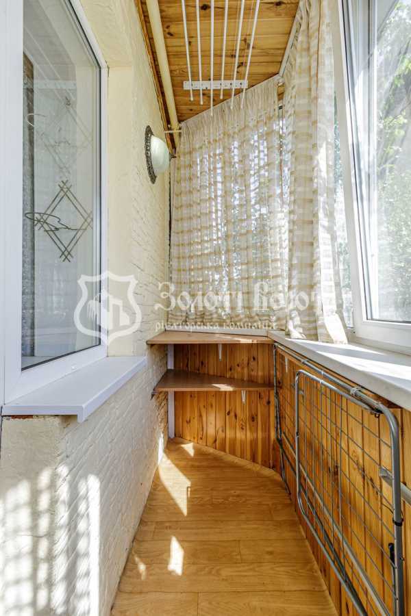 Продаж 2-кімнатної квартири 64 м², Шкільний пров., 2б