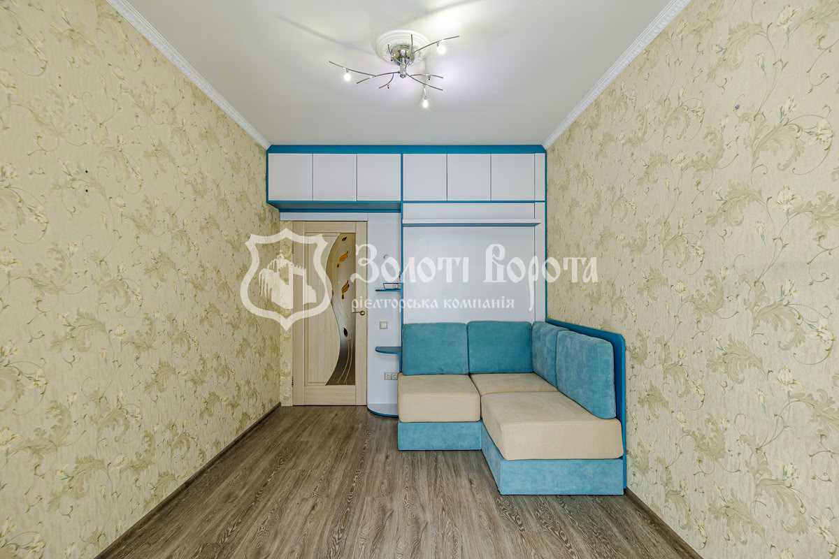 Продаж 2-кімнатної квартири 64 м², Шкільний пров., 2б