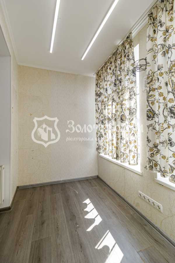 Продаж 2-кімнатної квартири 64 м², Шкільний пров., 2б