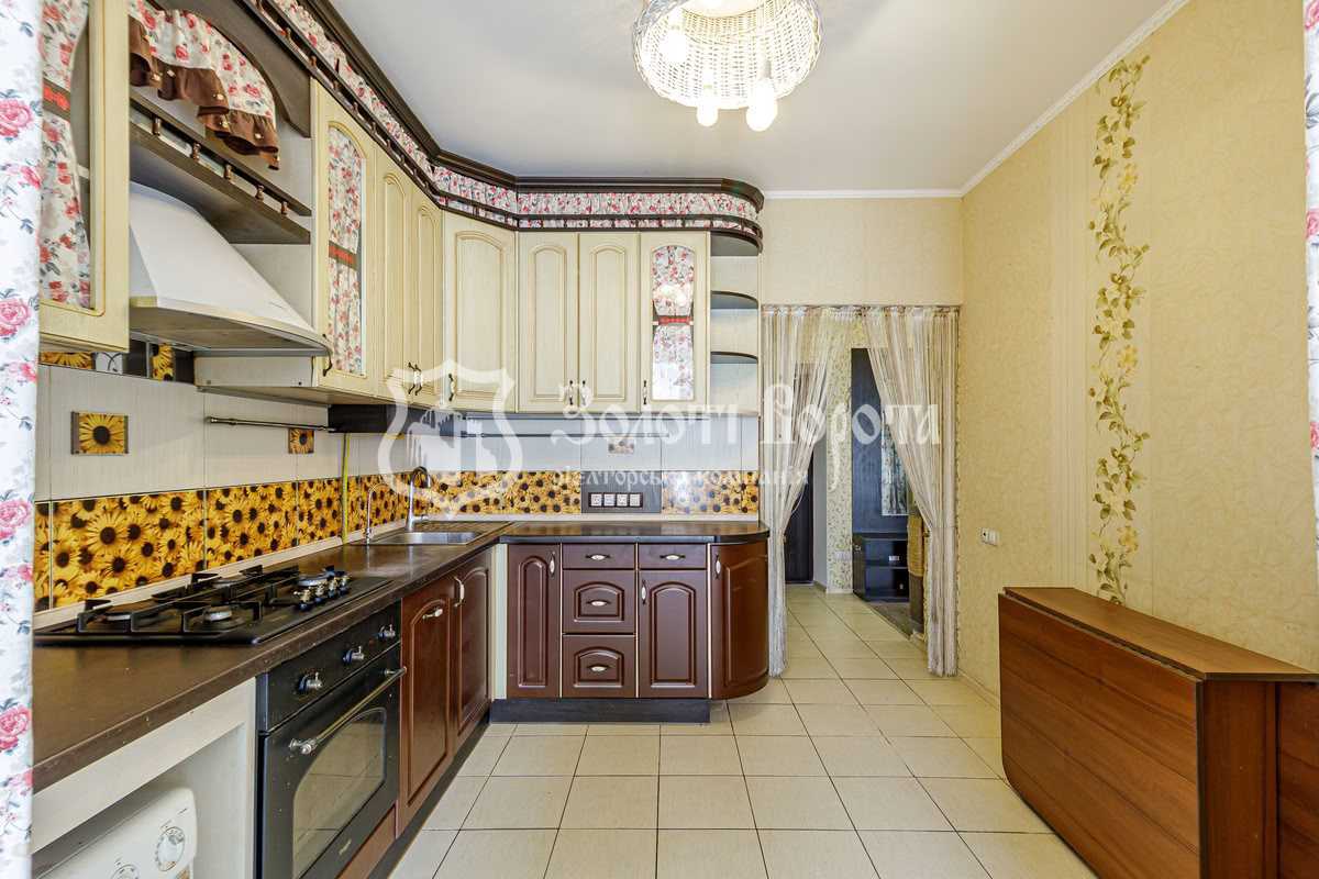 Продаж 2-кімнатної квартири 64 м², Шкільний пров., 2б