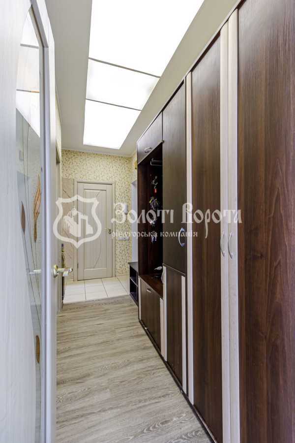 Продаж 2-кімнатної квартири 64 м², Шкільний пров., 2б