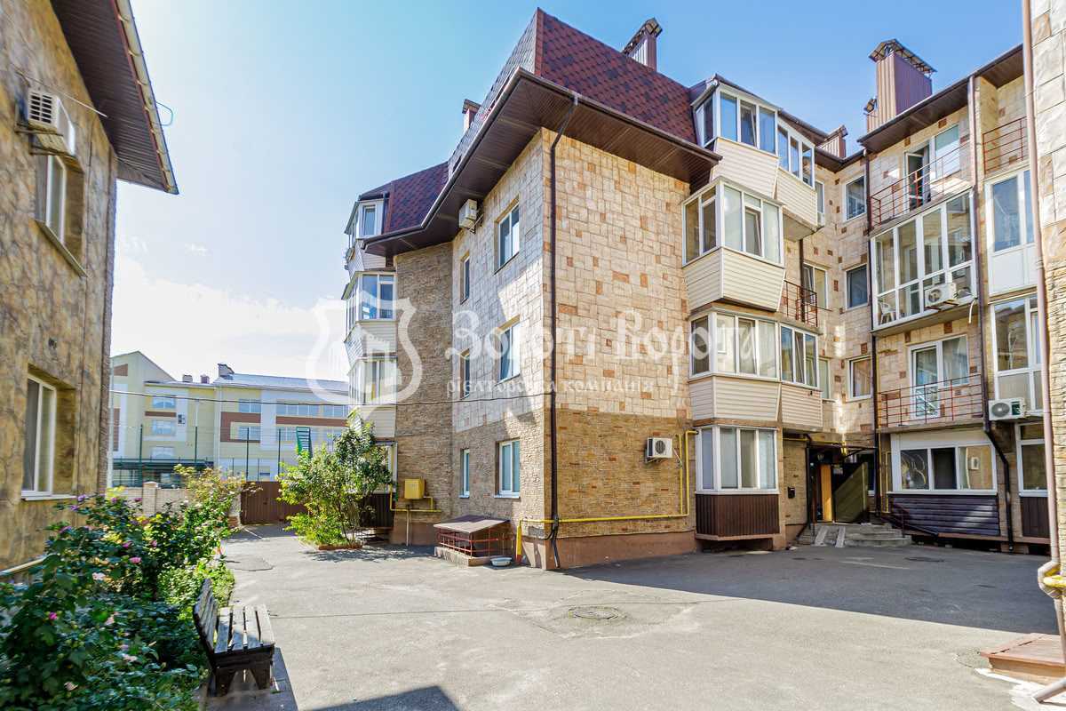 Продаж 2-кімнатної квартири 64 м², Шкільний пров., 2б