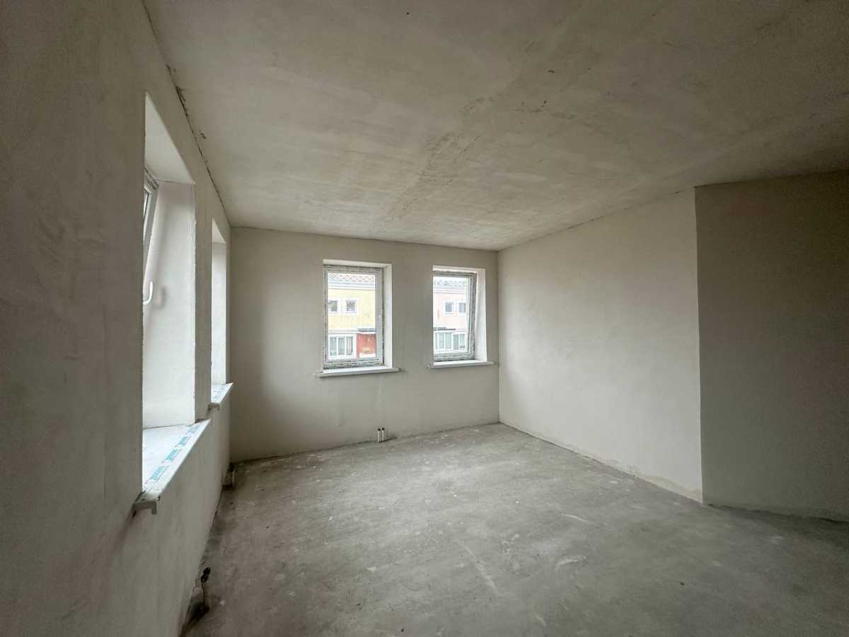 Продаж 3-кімнатної квартири 125 м², Вереснева вул., 22