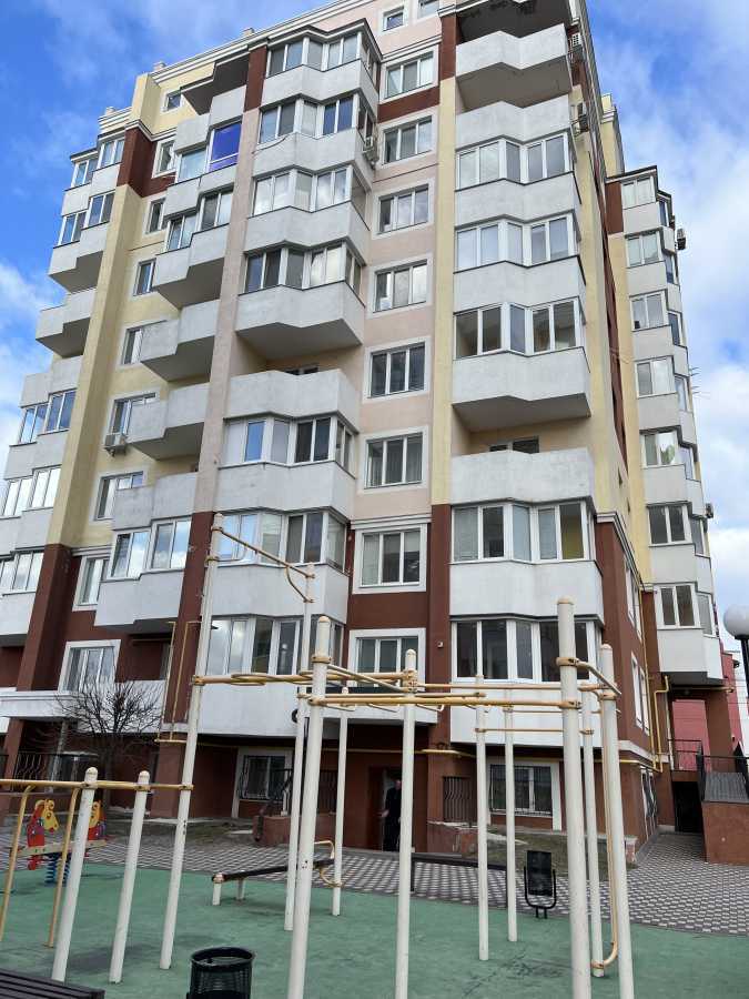Продаж 3-кімнатної квартири 125 м², Вереснева вул., 22
