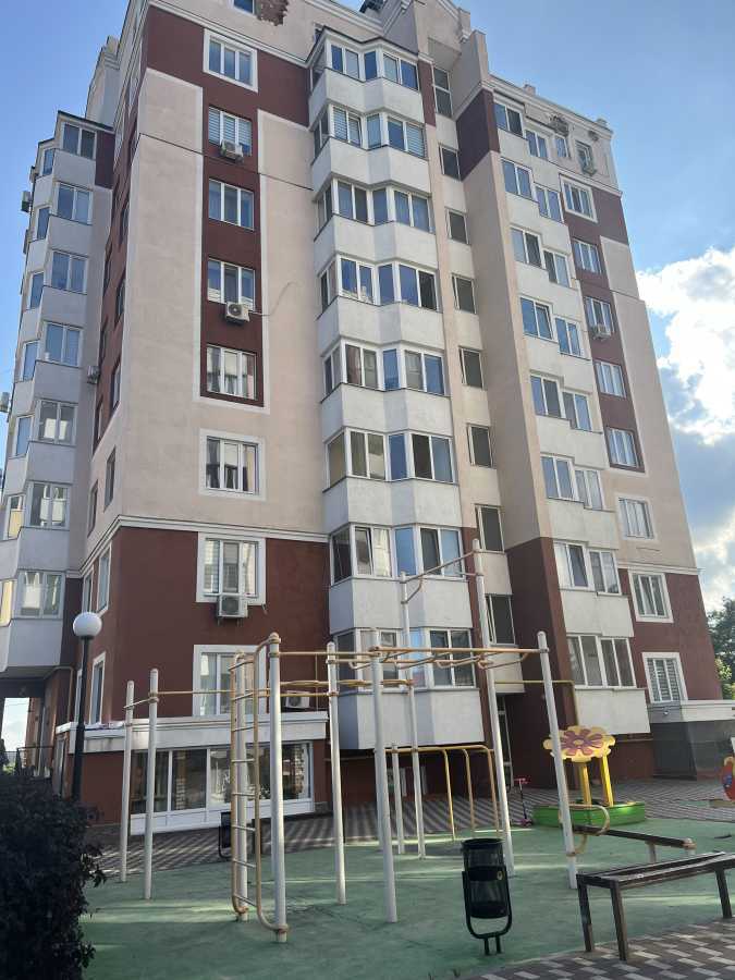 Продаж 3-кімнатної квартири 125 м², Вереснева вул., 22