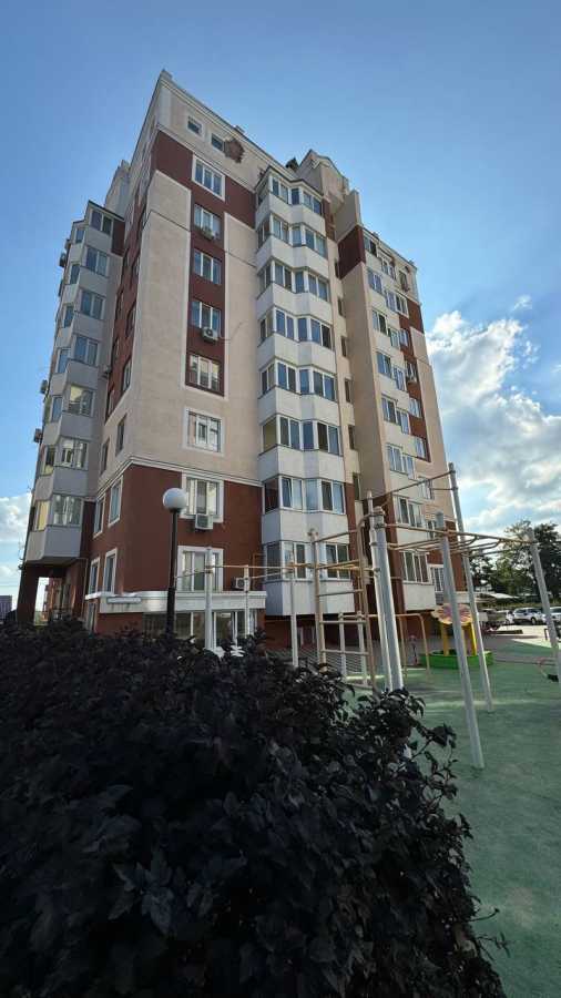 Продаж 3-кімнатної квартири 125 м², Вереснева вул., 22