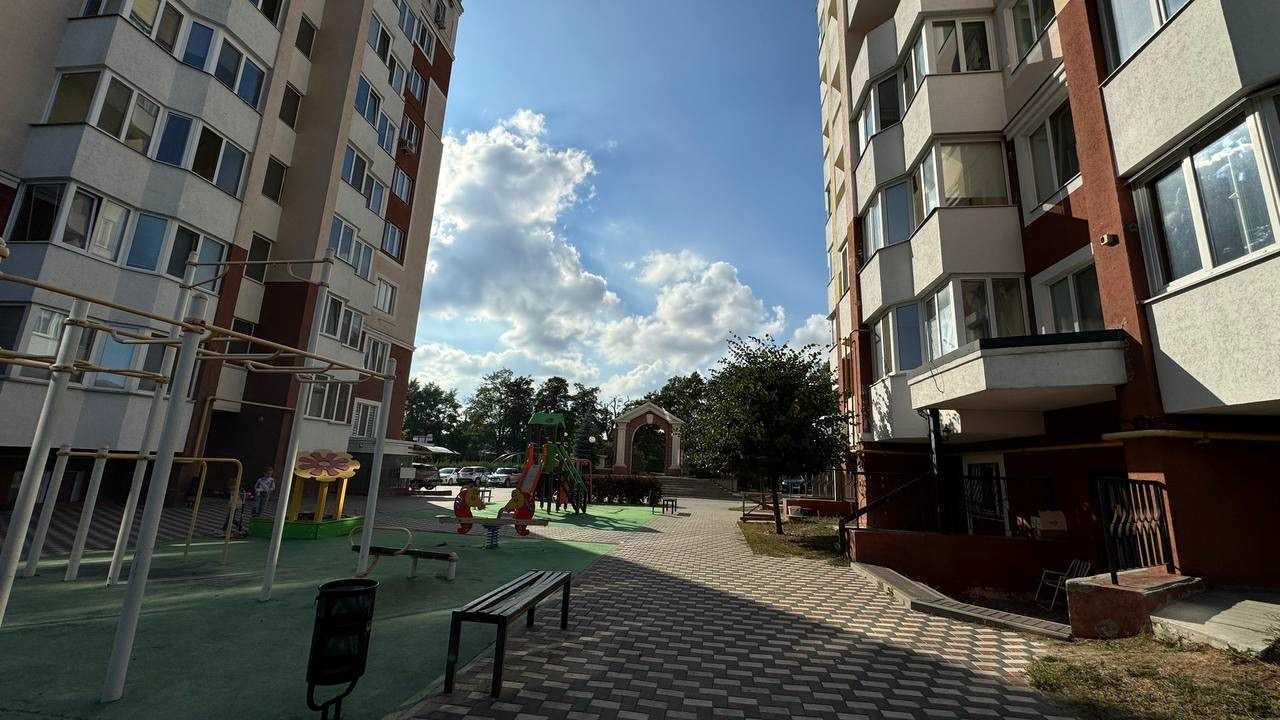 Продаж 3-кімнатної квартири 125 м², Вереснева вул., 22