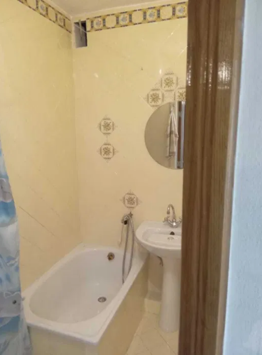 Продаж 2-кімнатної квартири 53 м², Адміральський просп.