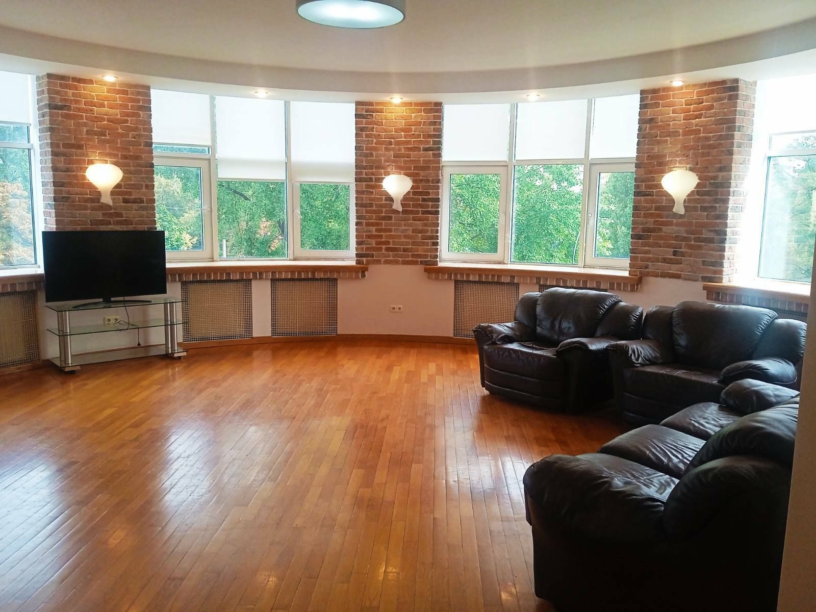 Аренда 4-комнатной квартиры 180 м², Ковпака ул., 17