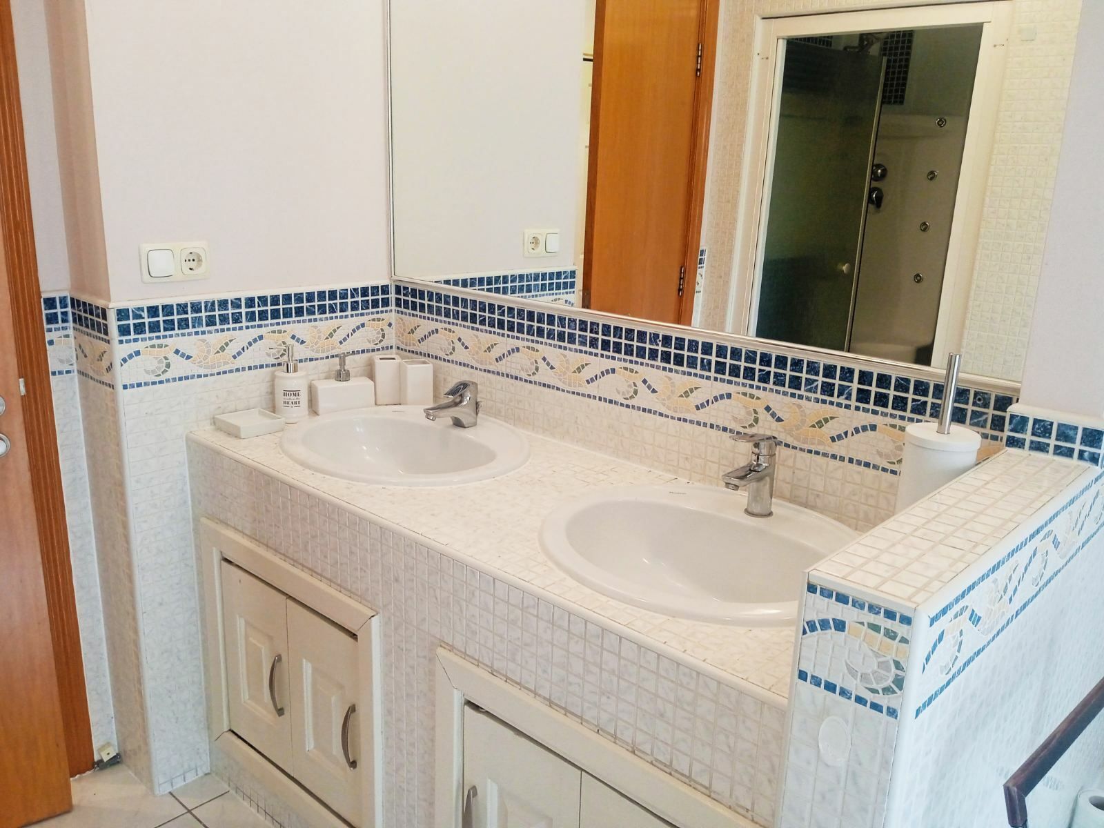 Аренда 4-комнатной квартиры 180 м², Ковпака ул., 17
