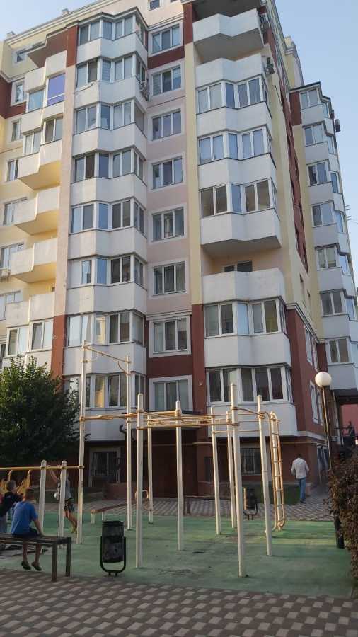 Продаж 1-кімнатної квартири 35 м², Вереснева вул., 22