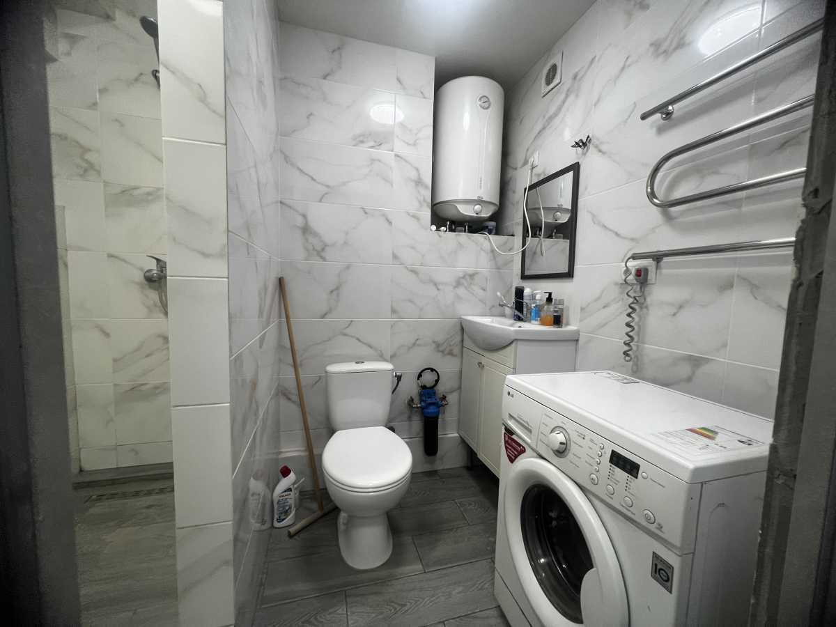Продаж 1-кімнатної квартири 35 м², Вереснева вул., 22