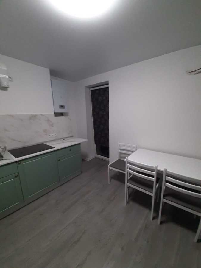 Продаж 1-кімнатної квартири 35 м², Вереснева вул., 22