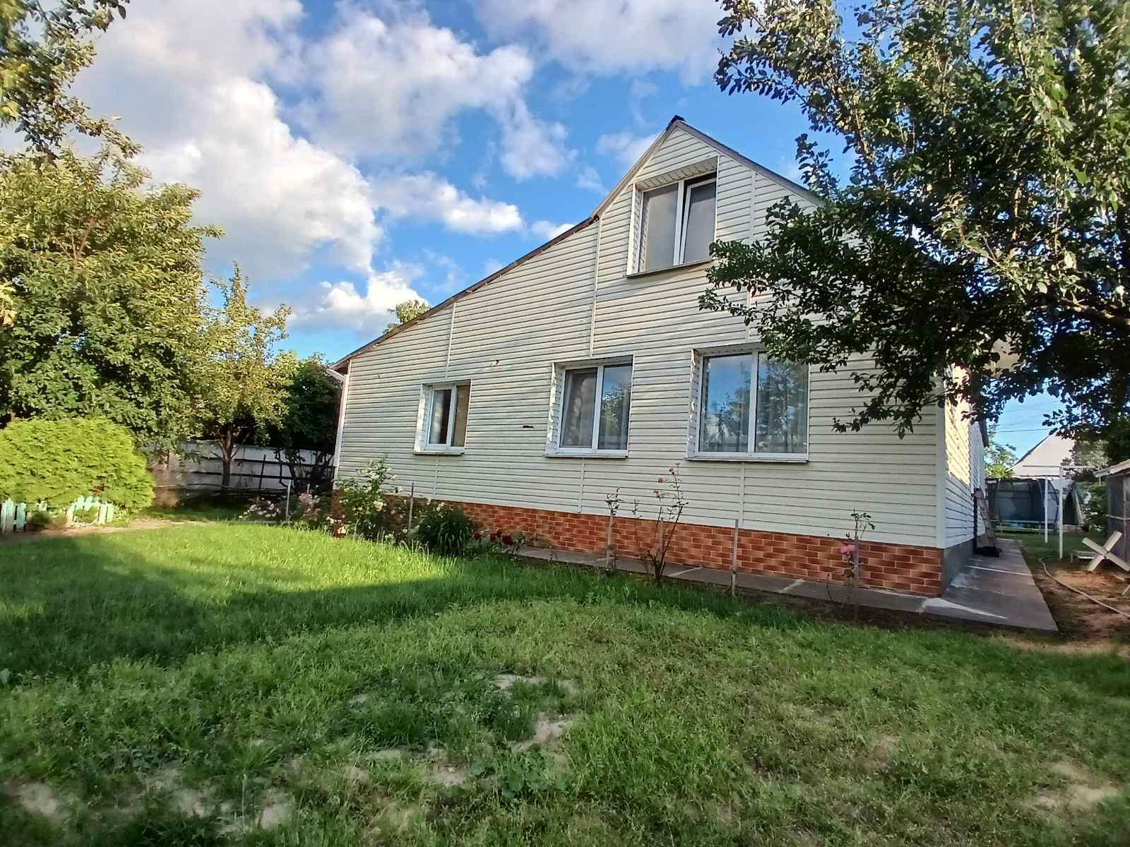 Продаж будинку 116 м²