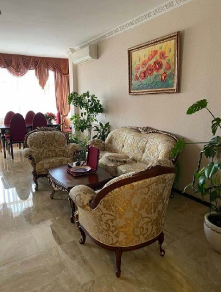 Продажа 2-комнатной квартиры 90 м², Старонаводницкая ул., 6Б