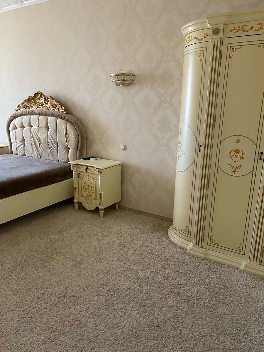 Продажа 2-комнатной квартиры 90 м², Старонаводницкая ул., 6Б