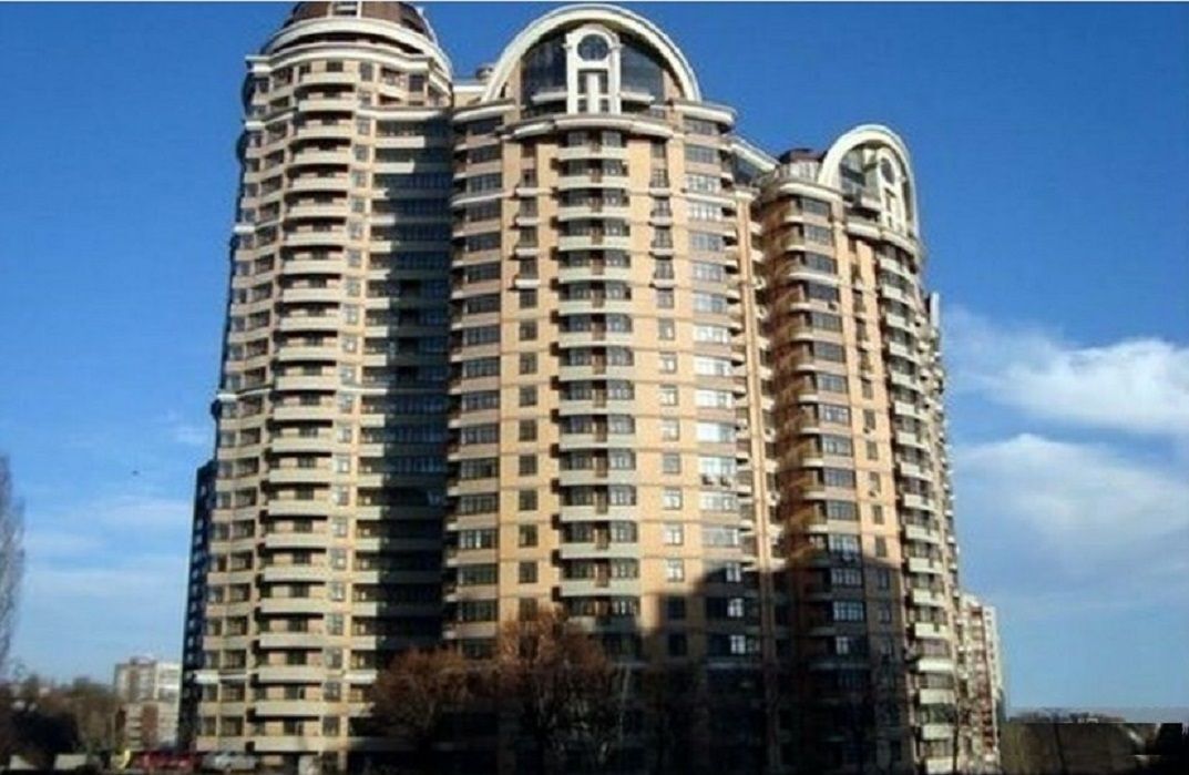 Продажа 2-комнатной квартиры 90 м², Старонаводницкая ул., 6Б