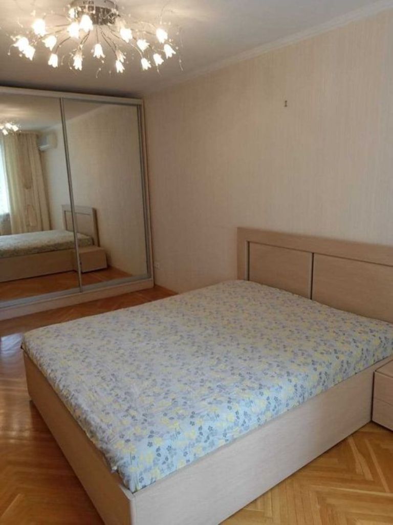 Продаж 3-кімнатної квартири 72 м², Набережна Перемоги вул., 124Б