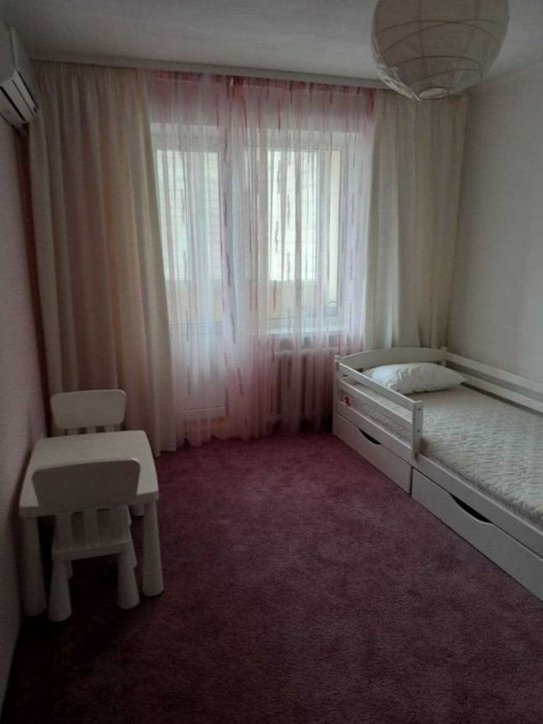 Продаж 3-кімнатної квартири 72 м², Набережна Перемоги вул., 124Б
