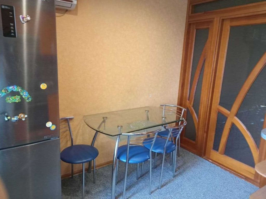 Продаж 3-кімнатної квартири 72 м², Набережна Перемоги вул., 124Б