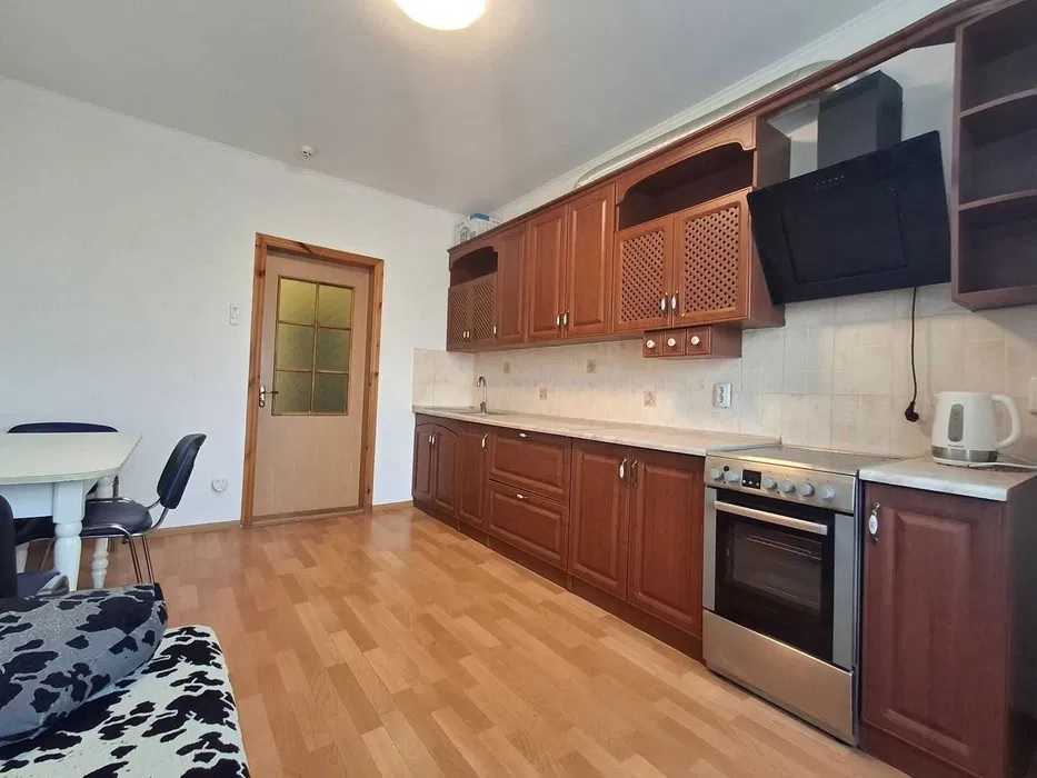 Аренда 2-комнатной квартиры 76.5 м², Европейская пл., Союзу, 31А