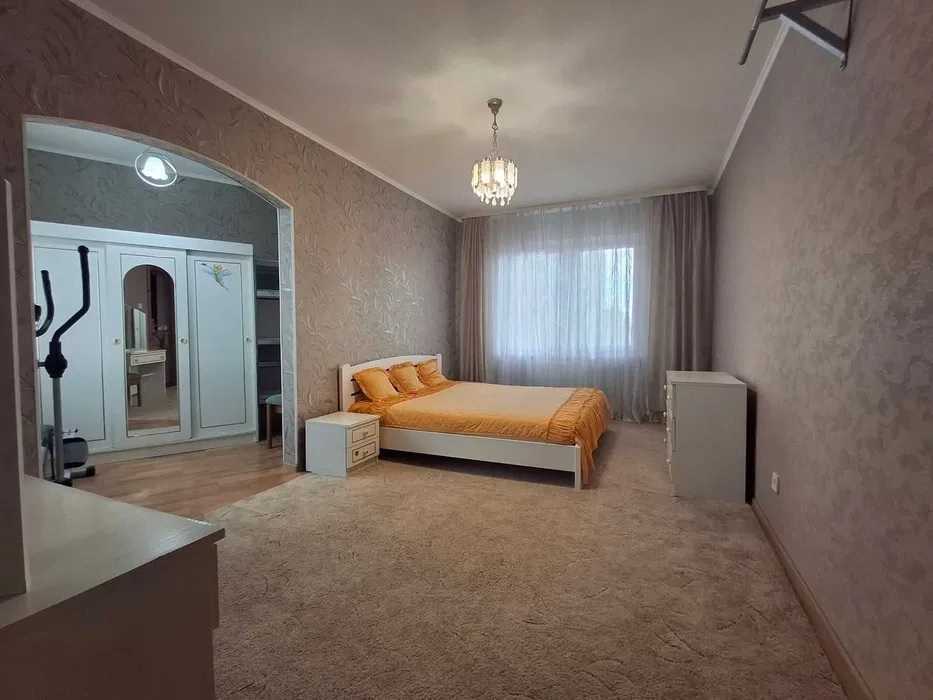 Аренда 2-комнатной квартиры 76.5 м², Европейская пл., Союзу, 31А