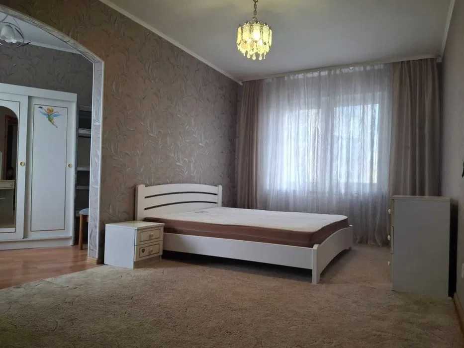 Аренда 2-комнатной квартиры 76.5 м², Европейская пл., Союзу, 31А