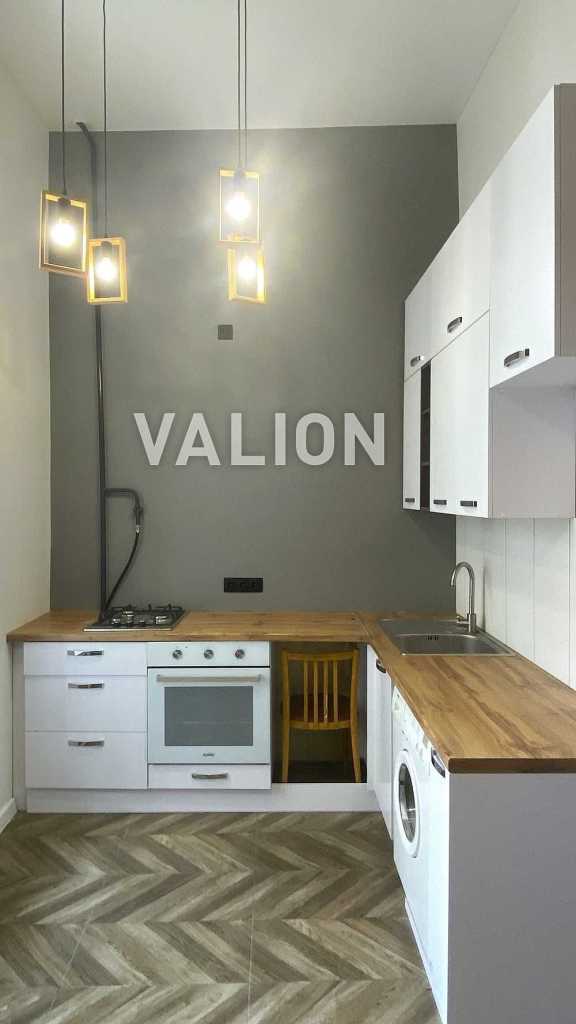 Продажа 3-комнатной квартиры 78 м², Михайловский пер., 17